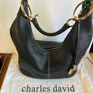 Charles David Hobo Bag Slouch Shoulder Bag Top Zip Black Pebble Leather EUC